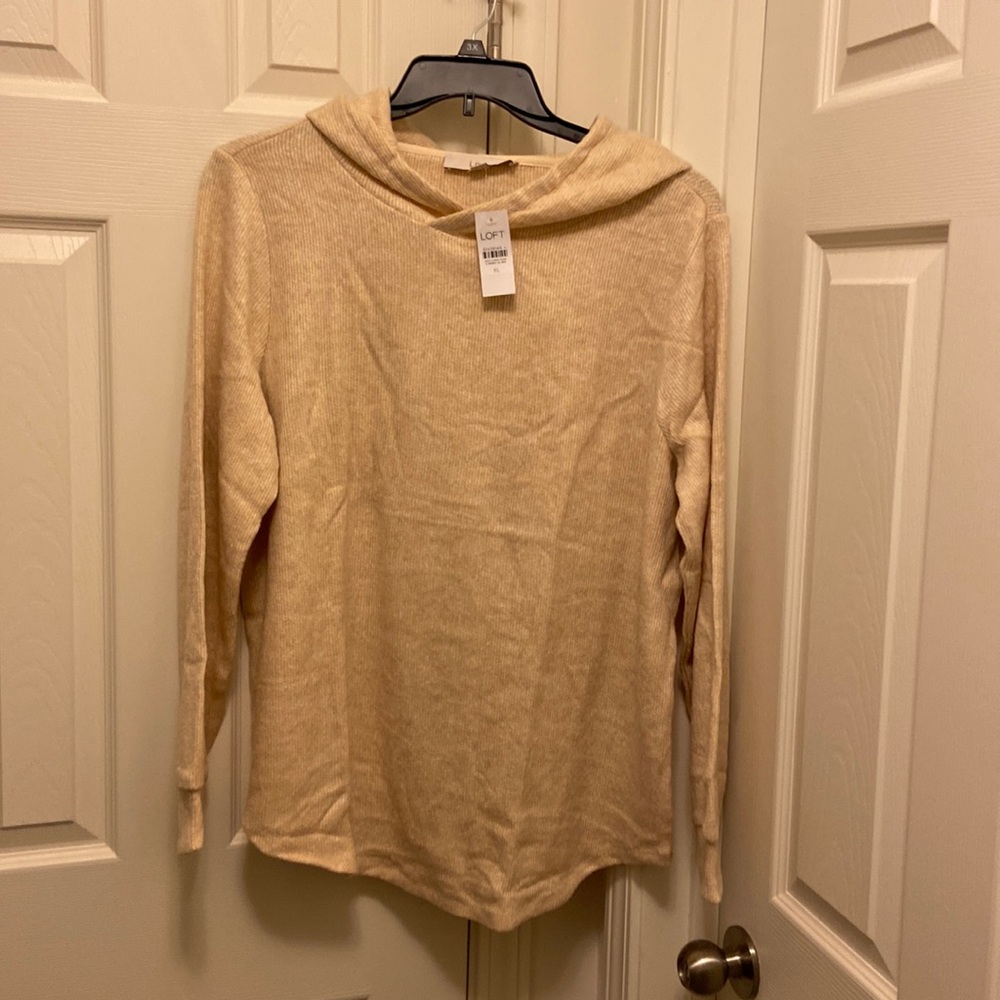 New with tags Ann Taylor loft hooded sweater in tan size cal